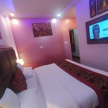 Deluxe Homestay Apartments With Kitchen In Shimla Ngoại thất bức ảnh
