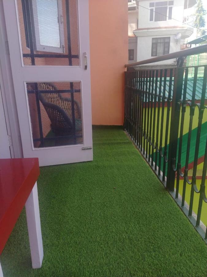 Deluxe Homestay Apartments With Kitchen In Shimla Ngoại thất bức ảnh